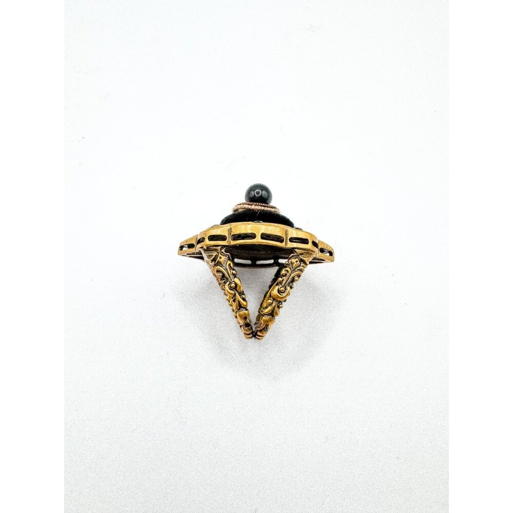 Gucci Velvet & Crystal Pin Cushion Cocktail Ring Size: 6 - Picture 7 of 11